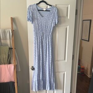 EVERLY- Light Blue and White Floral Maxi Dress - large
